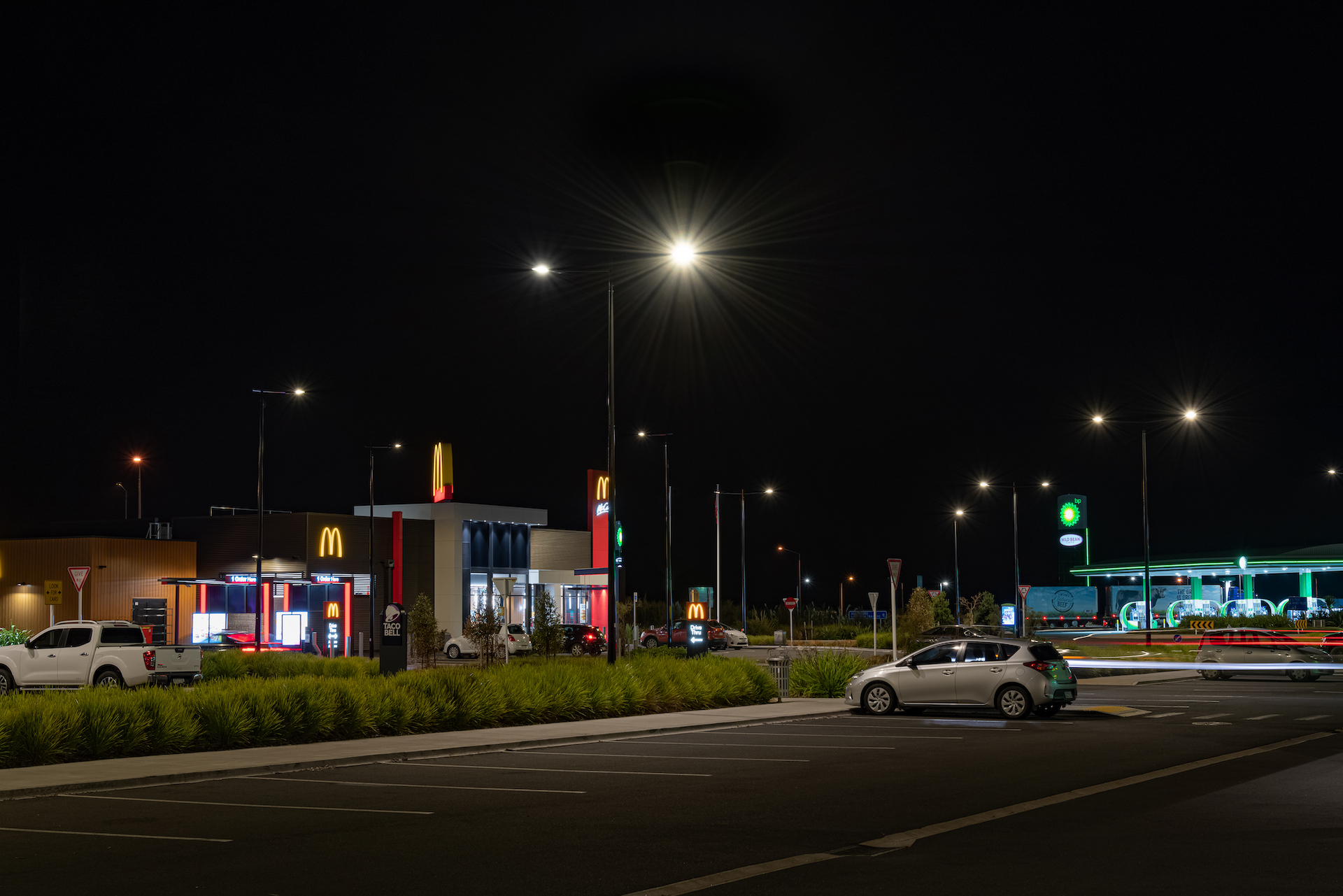 Taupiri Service Centre at night illuminated by ibex lighting solutions.