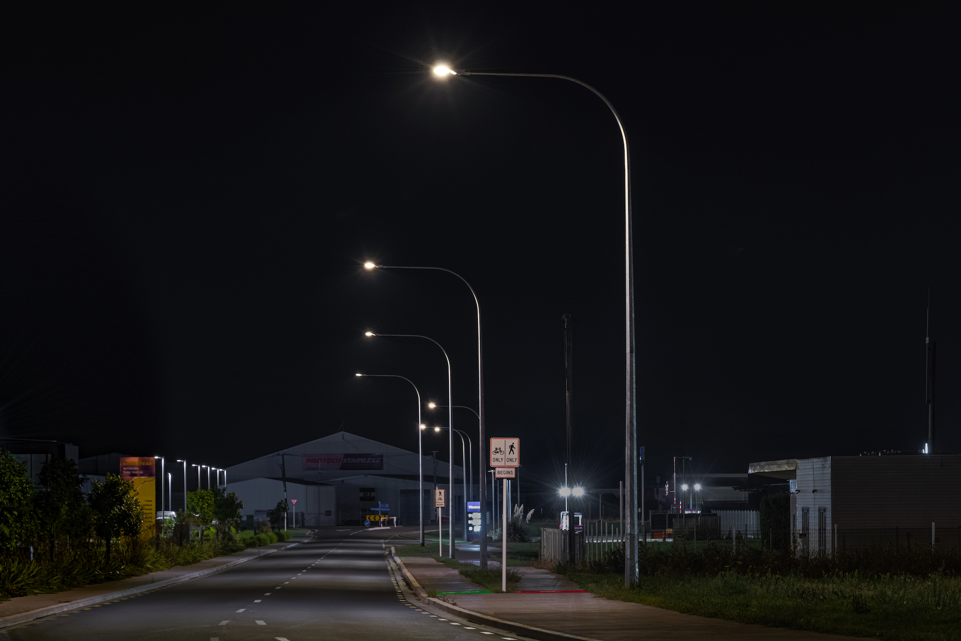 Te Rapa Gateway road at night illuminated by ibex lighting solutions.